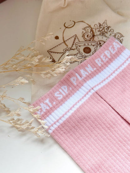 Gorgeous Girl Gift Set – Floral Mirror, Bag Hook & Pink Socks